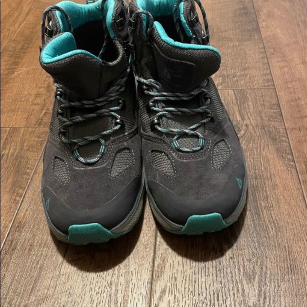 hiking boots vasque